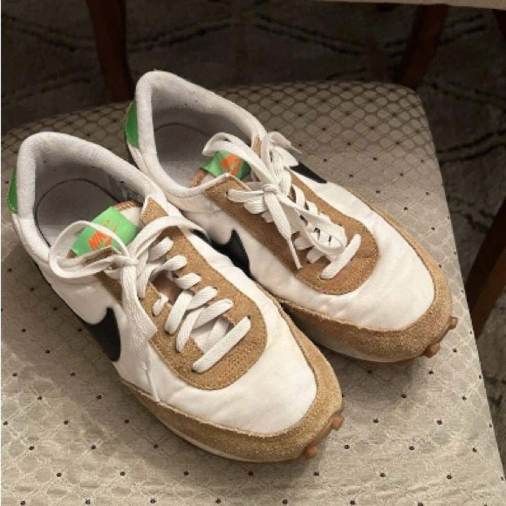 Nike Shoes Womens Size 7 Daybreak Tan White Waffle Sneakers- used